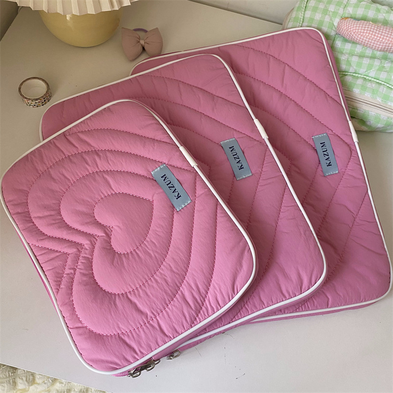 Etui pentru tabletă și laptop – design moale, în formă de inimă (Material: mătase; Căptușeală: poliester; Respirabil; Ultra-ușor; Protecție împotriva șocurilor)