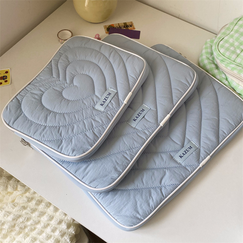 Etui pentru tabletă și laptop – design moale, în formă de inimă (Material: mătase; Căptușeală: poliester; Respirabil; Ultra-ușor; Protecție împotriva șocurilor)