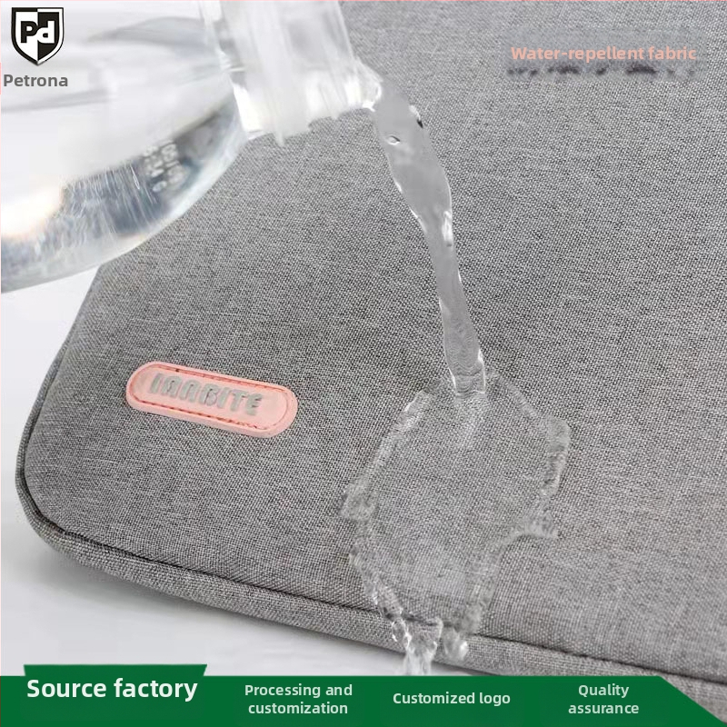 Obal na notebook s mäkkým uchom, polyester, zapínanie na zips, vodeodolný a odolný voči opotrebeniu, proti nárazom, vnútorná tmavá mriežková podšívka, pre obchodné cesty.