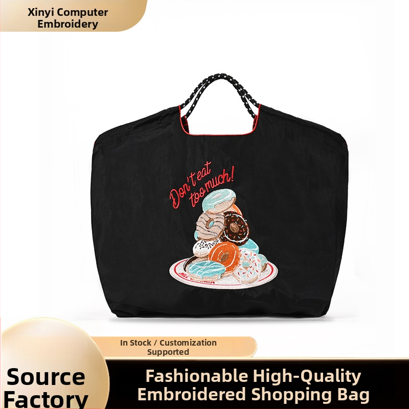 Nylonová taška na nákupy s vyšitém motívom donuts, otváranie šnúrkou, vnútorná zipsová kapsa, anime vzor, vodorovný štvorcový tvar