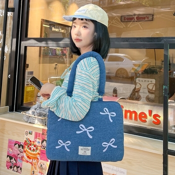 Denim laptop táska hímzett masni mintával – lélegző, bélés poliészter, uniszex