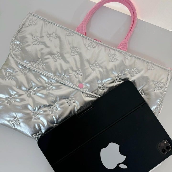 Saint Concubine husă pentru iPad și laptop, model animal cu buline quiltate, exterior din bumbac și căptușeală din bumbac, unisex