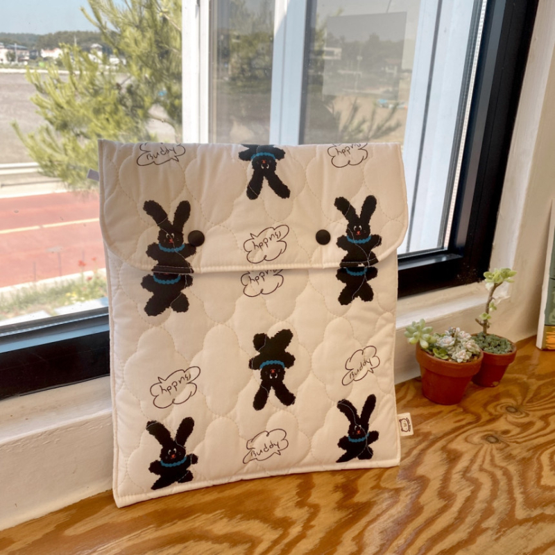 Saint Concubine husă pentru iPad și laptop, model animal cu buline quiltate, exterior din bumbac și căptușeală din bumbac, unisex