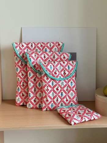 Zamatová taška na počítač, Unisex, s vyšitým detailom, jar 2025