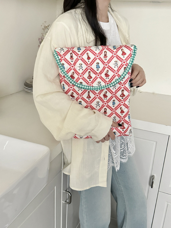 Zamatová taška na počítač, Unisex, s vyšitým detailom, jar 2025