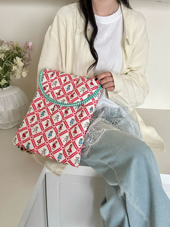 Zamatová taška na počítač, Unisex, s vyšitým detailom, jar 2025