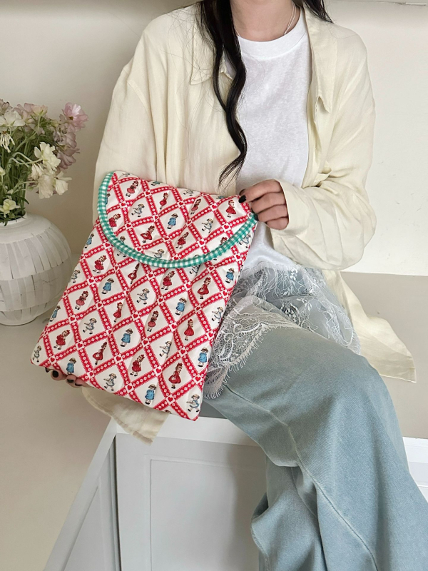 Zamatová taška na počítač, Unisex, s vyšitým detailom, jar 2025