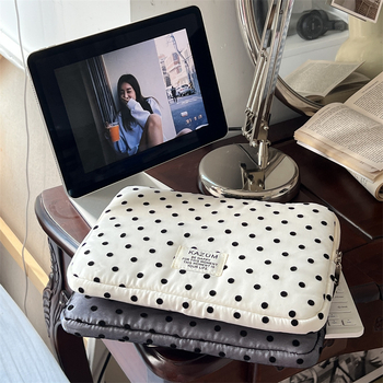 Hímzett pöttyös laptop- és tabletatartó liner táska (pamut; női design; 2025 tavasz)