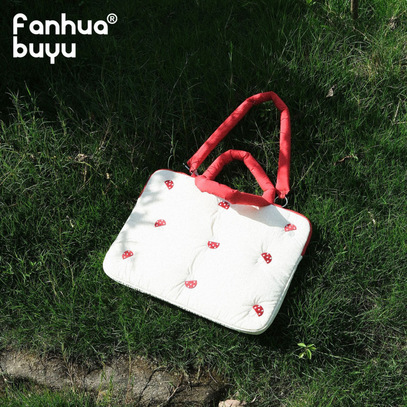 Torba za laptop s izvezenim gljivama - super lagana; geometrijski uzorak; vanjski i podstava od poliestera; svjež i sladak stil