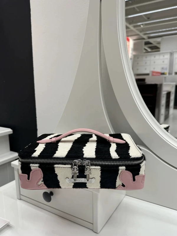 Rukohvatna torba od prave kože s uzorkom zebre i konjskom dlakom, unutarnja torbica za makeup i nakit