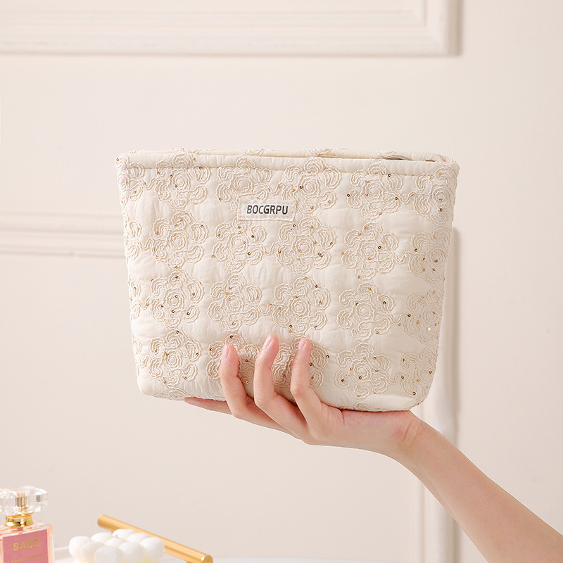 Õmmeldud kvilta kosmeetika kott lillemustriga, polüester, vooder kanvas, naistele