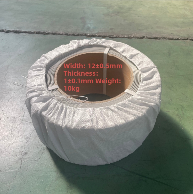 Mašīnu iepakošanas lente Yongsheng, biezums 0.8 mm, izturība pie vilkšanas 50 kg, svars 10 kg