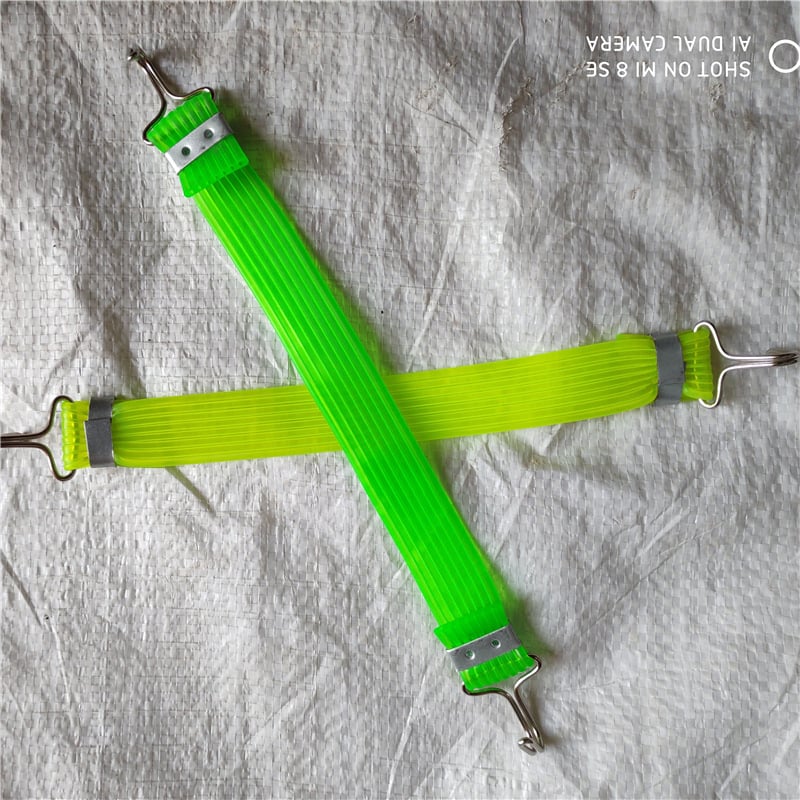 Fákhoz való rugalmas kötél – anyag: TPE; teherbírás 20 kg; hossza kb. 230 m; tömege 10 kg; márka Dawn