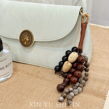 Висулка за чанти, ръчно плетена, флорални мотиви, смесени материали, ретро стил