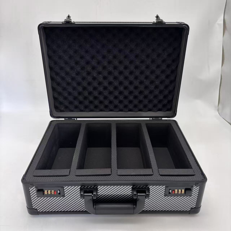 Prenosna kutija za kartice s aluminijskom framom i ABS panelom za PSA/BGS kartice; kapacitet 3 L; nosivost 20 kg; težina 4 kg; prilagodljiva.