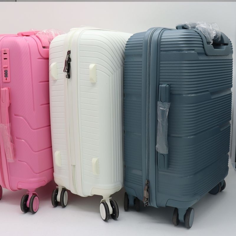 PP куфар със TSA комбинирано заключване, USB порт, разширяем, универсални колела