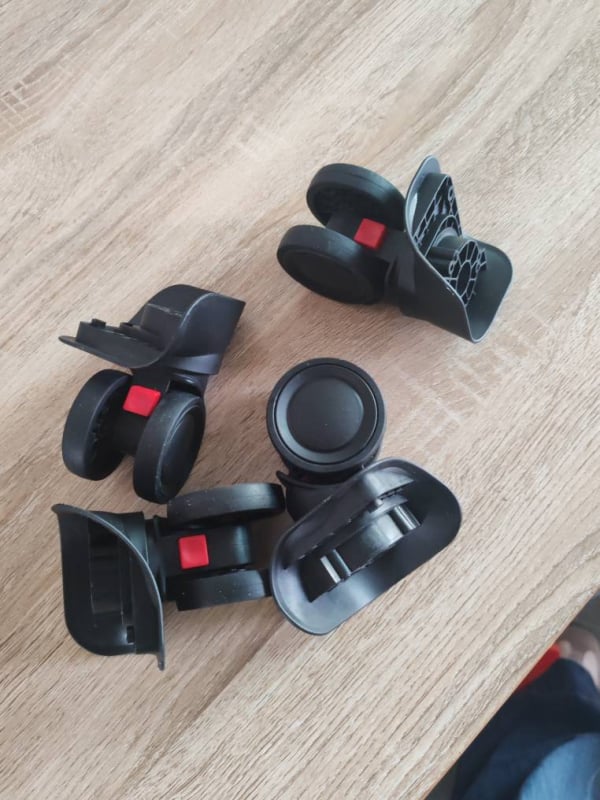 Roti detașabile universale pentru bagaje – silențioase, compatibile stânga/dreapta, din plastic, impermeabile