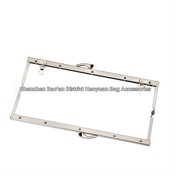 DIY pénztárca keret hardver: fishtail fej és kutya fej profilokkal; lyukak kézzel préselve és csavarokkal (Vas; 2023 tavasz; Táska kiegészítők)