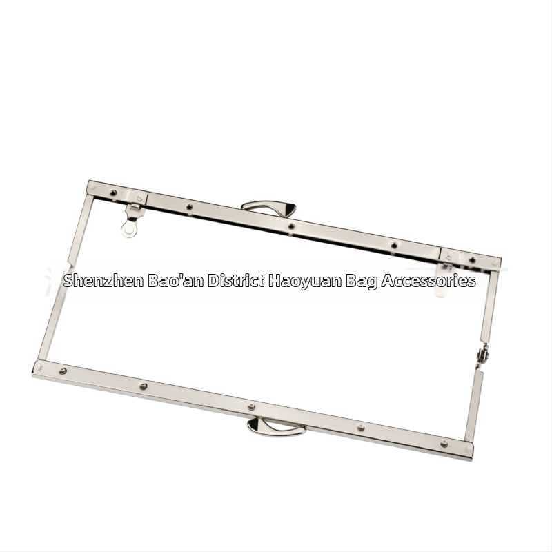 DIY rankoms piniginės rėmo hardveris su fishtail galvos ir šuns galvos profiliais; rankomis spaudžiamos skylės su varžtais (Geležis; 2023 m. pavasaris; Rankų darbo priedai)