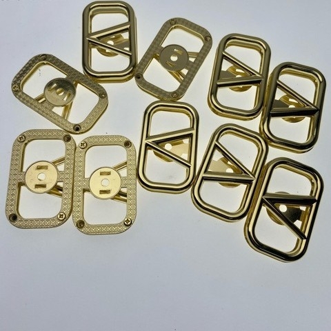 V formas aizdare somai (Brand: Xinhe hardware; Name: V-shaped lock; Processing and customization: Yes)