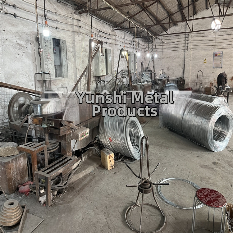 Spīdīga galvanizēta dzelzs stieple ledus kannas un ūdens kannas nēsāšanas gredzenam; Materiāls: Q195; Ķērsgriezums: apaļš; Garums: 100; Vilkšanas izturība: 450-500