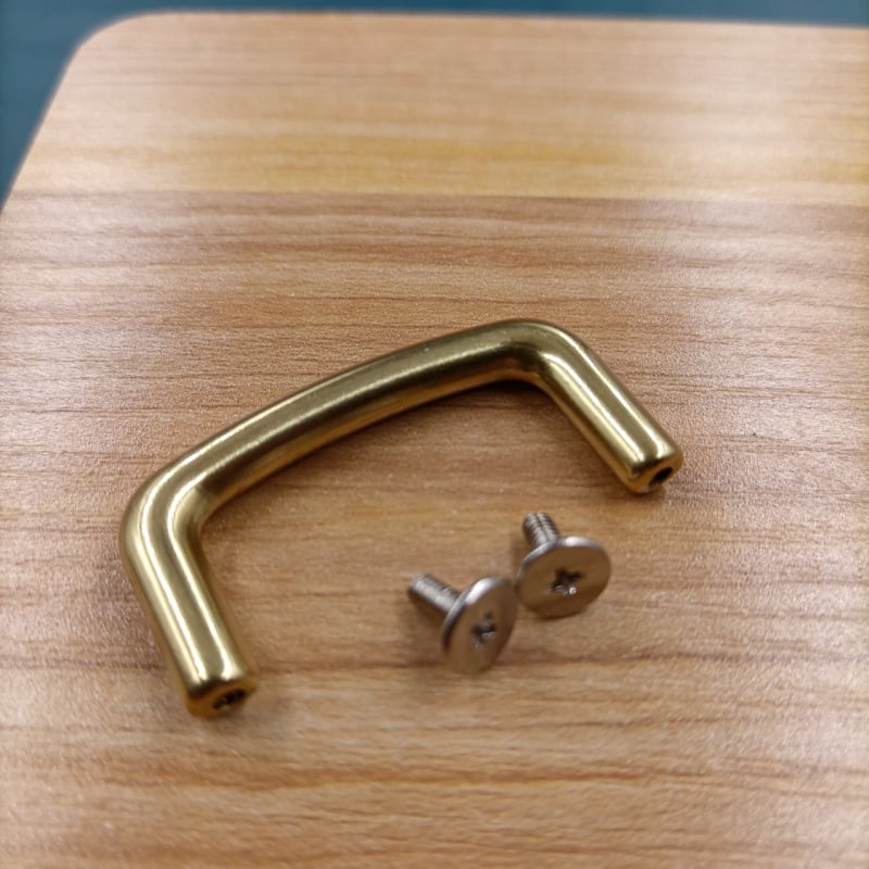 Na skladištu dvostruka torba s drškom i vijčanim četverokutnim prstenom