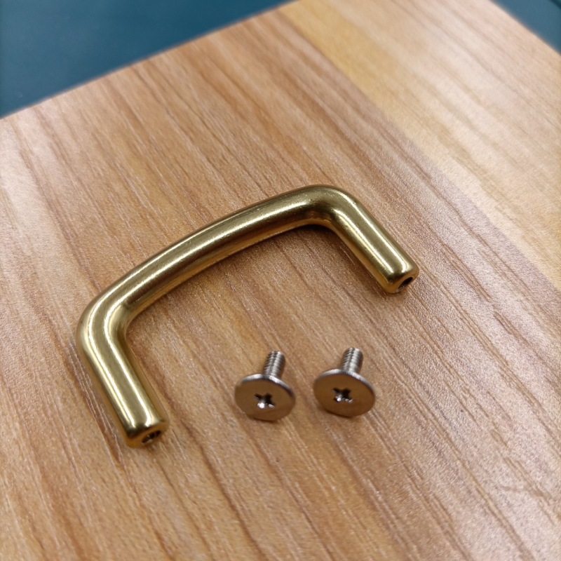 Na skladištu dvostruka torba s drškom i vijčanim četverokutnim prstenom