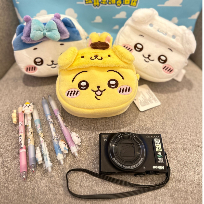 Geantă de cameră Chiikawa din pluș, stil clutch din catifea, pentru camere compacte/micro, toamnă 2024, unisex