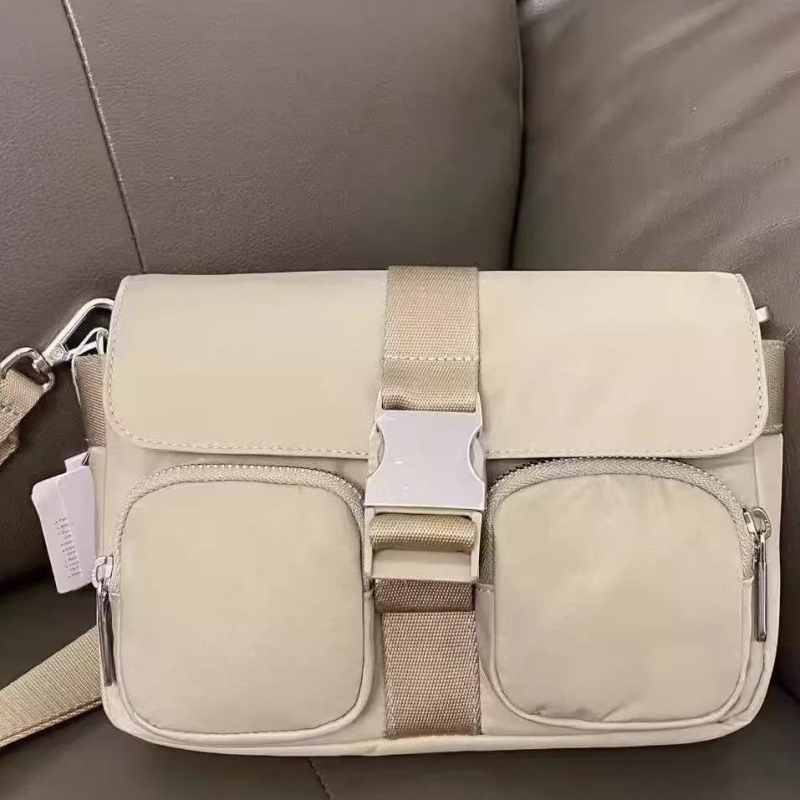 Torba za fotoaparat za bez ogledala kamere s jednom baterijom, vodootporna od najlona, crossbody s zakrivljenim remenima