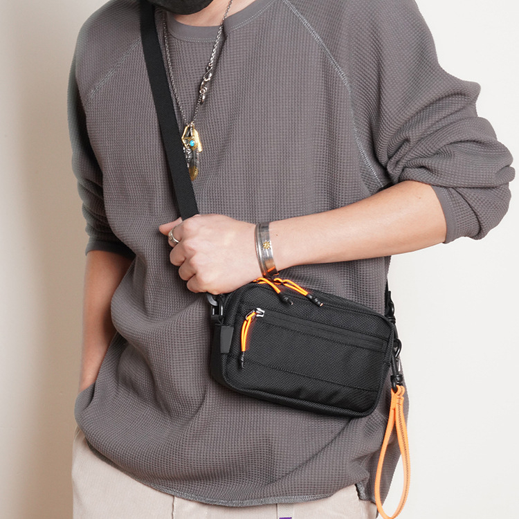Muška crossbody torba za putovanja - najlon, ultra lagana, vodootporna, podstava od poliestera