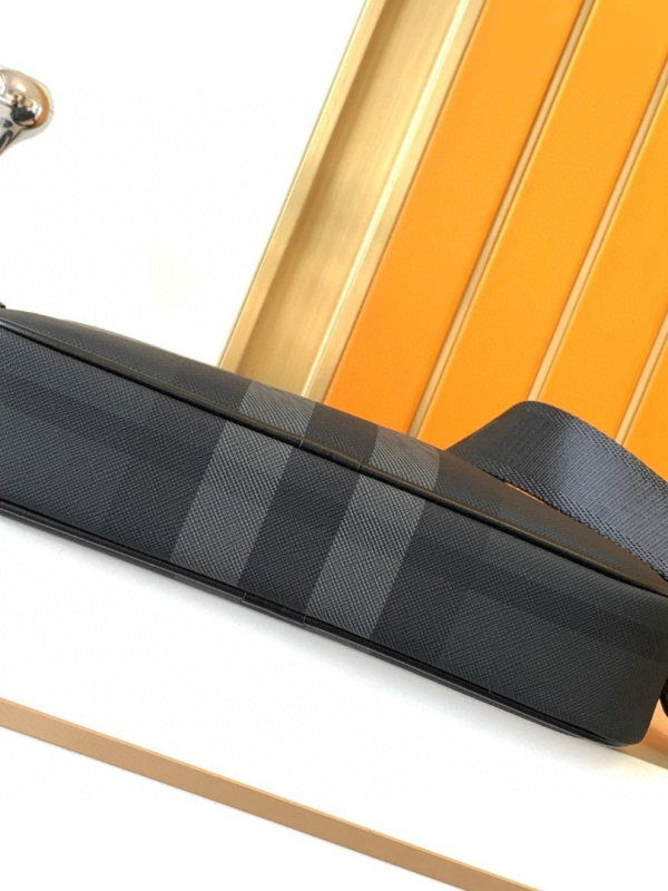 Muška crossbody torba za kameru s kariranim uzorkom, PVC materijal, proljeće 2024, svakodnevna uporaba