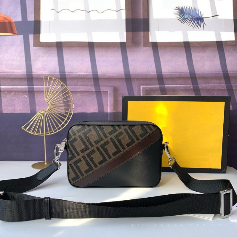 Muška kožna crossbody torbica za kameru, lagana konstrukcija, platnena podstava, proljeće 2025 izdanje