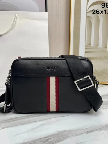 Muška kožna crossbody torba, urban minimalističkog stila, za svakodnevnu uporabu