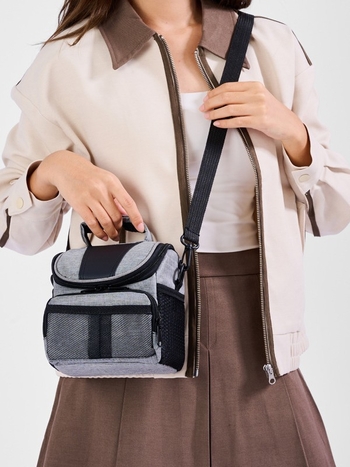Torba za kameru s zakrivljenim ramenskim remenom, vodootporna i ultralaka, otporan najlon, podstava od poliestera, gradski minimalistički stil