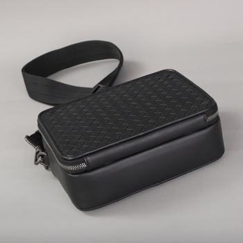 Nova kožna torbica za fotoaparat na jedno rame, ručno pletena, muška crossbody, kompaktni kvadratni oblik, koža prve klase, dvostruki zatvarač, casual stil