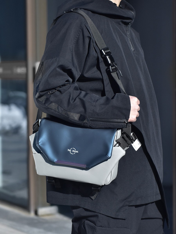 Muška crossbody torba: vodootporna, proširiva, džep za kameru