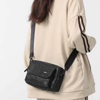 Geantă crossbody pentru bărbați, stil stradal, din nailon, impermeabilă, compartiment interior cu căptușeală din nailon