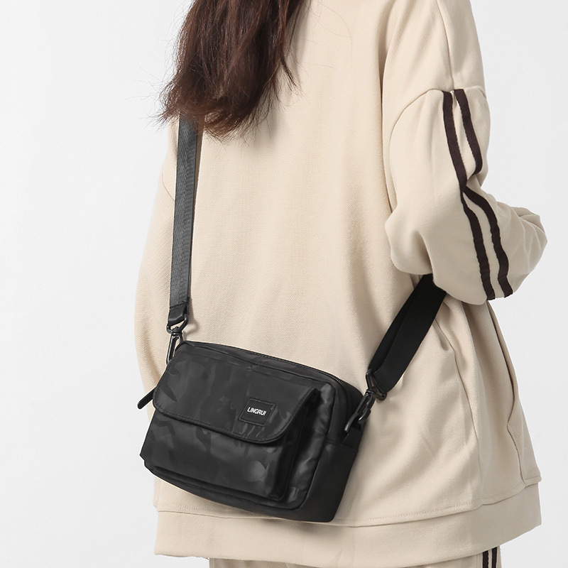 Geantă crossbody pentru bărbați, stil stradal, din nailon, impermeabilă, compartiment interior cu căptușeală din nailon