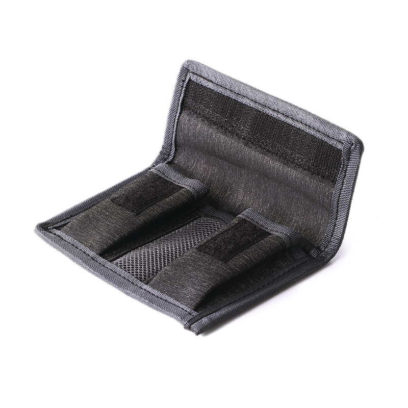 Kamerához való akkumulátortároló táska, Silis anyag, 4 db akkumulátor kapacitás, AA akkumulátorokkal kompatibilis, tömeg 50 g