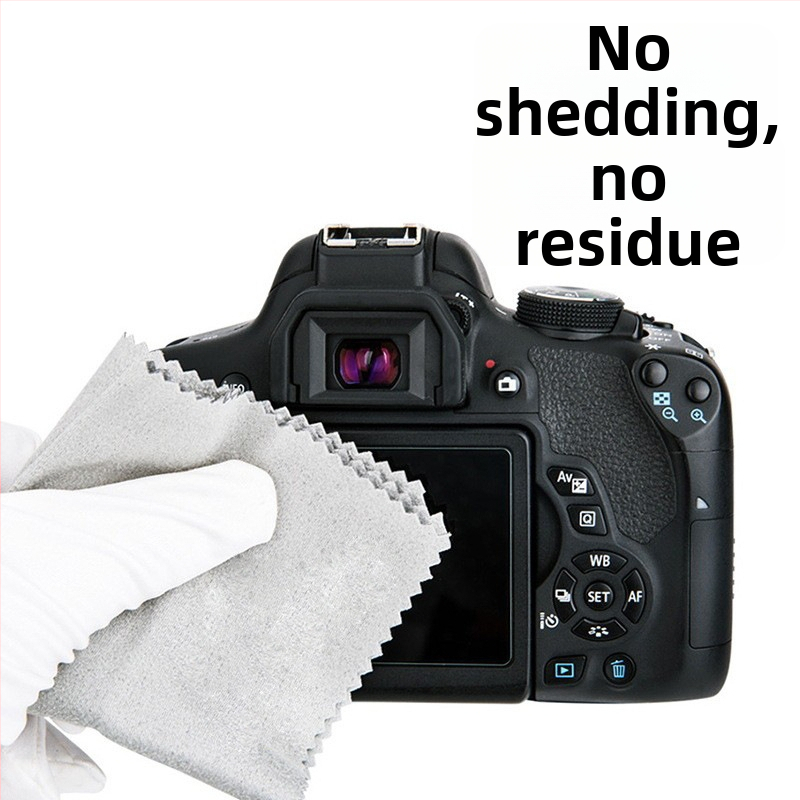 Fotoaprāta tīrīšanas komplekts – piemērots objektīviem, DSLR kamerām, datoriem un viedtālruņiem; plastmasas materiāls; OEM ražošana; iepakojums iekļauts.