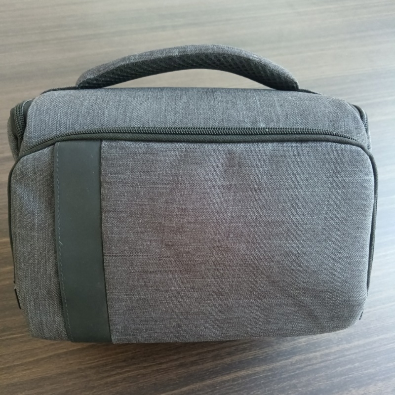 Nylon torba za SLR fotoaparat s pretincom za objektiv i zakrivljenom naramenicom – crossbody stil, vodootporna, anti-krađa, lagana za fotografiranje