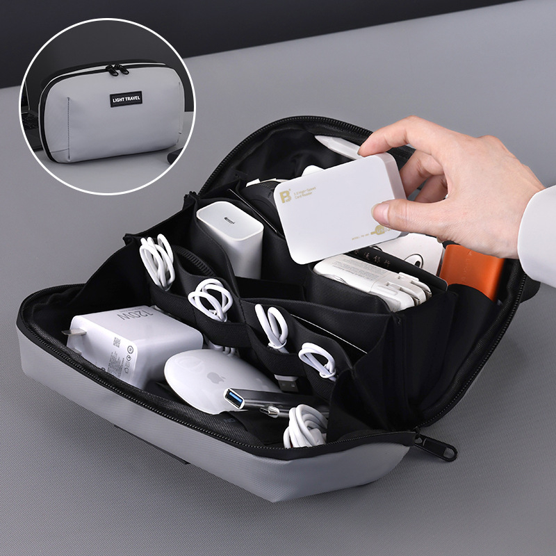 Kozmetička torba, kubnog oblika, membranski materijal, višenamjenska putna torba, model 5008