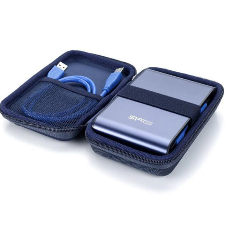 Torba za elektroniku više namjena: vanjski tvrdi disk, punjač, USB flash disk, kabeli i power bank