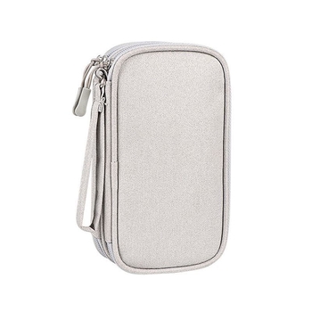 Višefunkcionalna prijenosna torbica za digitalnu pohranu: Power Bank, slušalice, USB flash disk i kabeli.