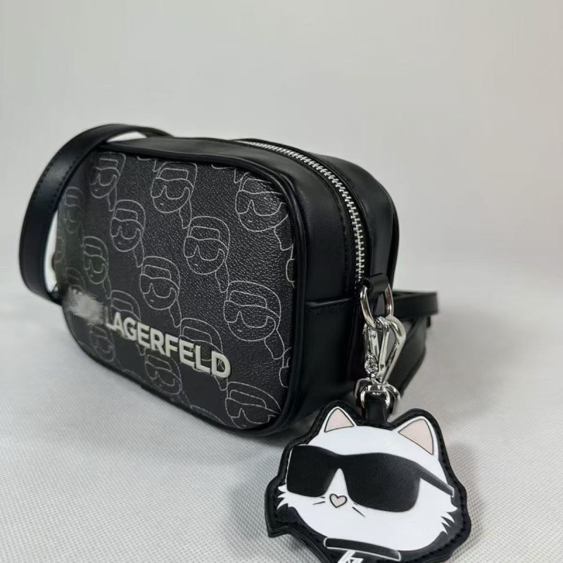 Crossbody torba za fotoaparat, PU materijal, horizontalni kvadratni oblik, zatvaranje na zip, unutarnja džep na zip, podstava od poliestera