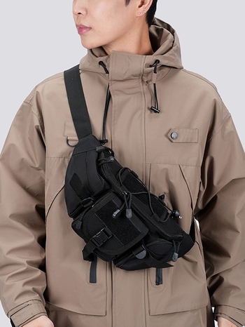 Muška torbica za prsa s kaišem crossbody — Oxford tkanina, otporna na habanje, proširiva kapaciteta, može nositi 8-inčni prijenosnik, smanjuje opterećenje