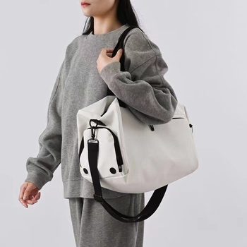 Cross-body sportska torba s odjeljivanjem mokro/suvo, ultra lagana, vodootporna od Oxford tkanine