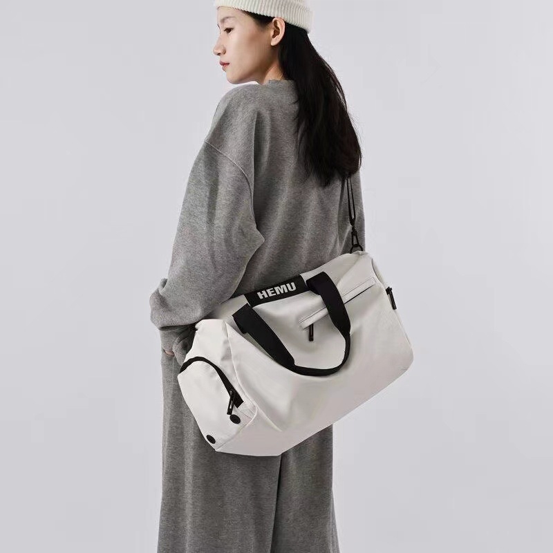 Cross-body sportska torba s odjeljivanjem mokro/suvo, ultra lagana, vodootporna od Oxford tkanine