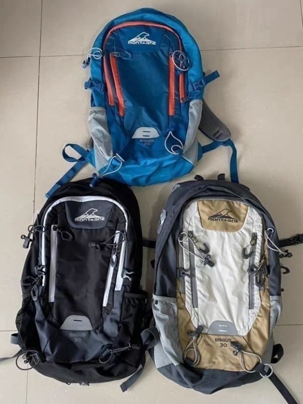 Unisex ruksak za planinarenje 30L, vodootporan, lagan, najlon konstrukcija