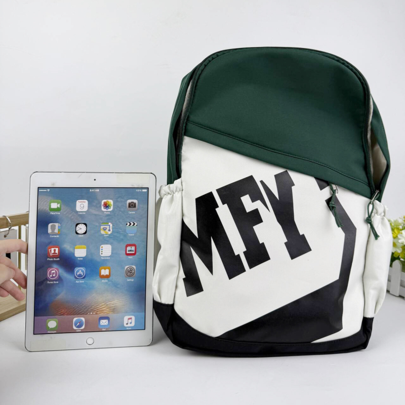 Uniszex iskolai hátizsák nylonból, 14 inch laptoprekesz, 20–35 L kapacitás, lélegző görbült vállpántok